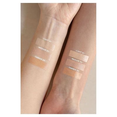 LAVERA Vitamin Skin Tint light 01